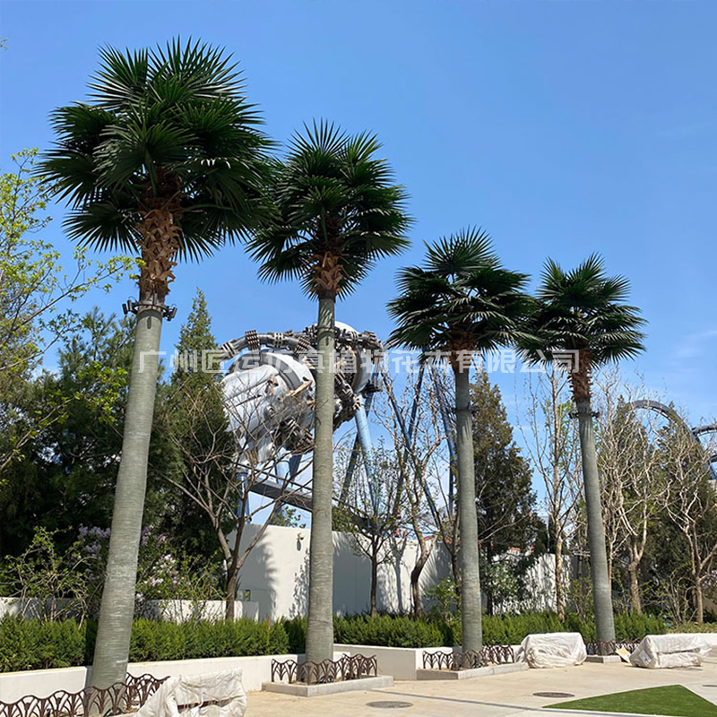 西安緯一街仿真棕櫚樹